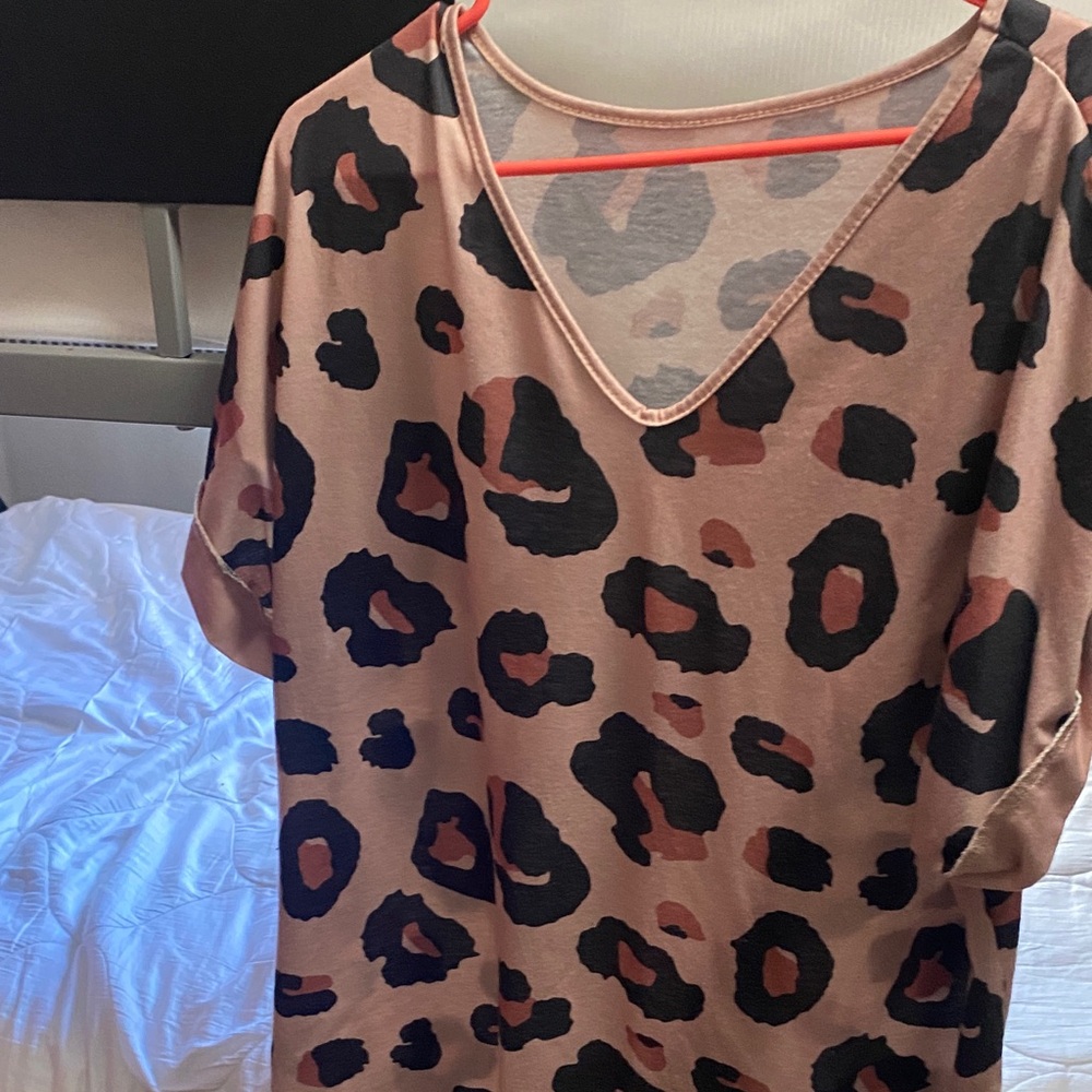 SHEIN Brown Leopard Print V-Neck Tee